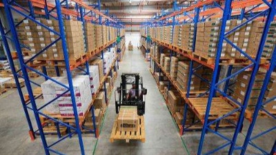 金屬托盤與倉儲貨架的結(jié)合在倉庫頻頻出現(xiàn)